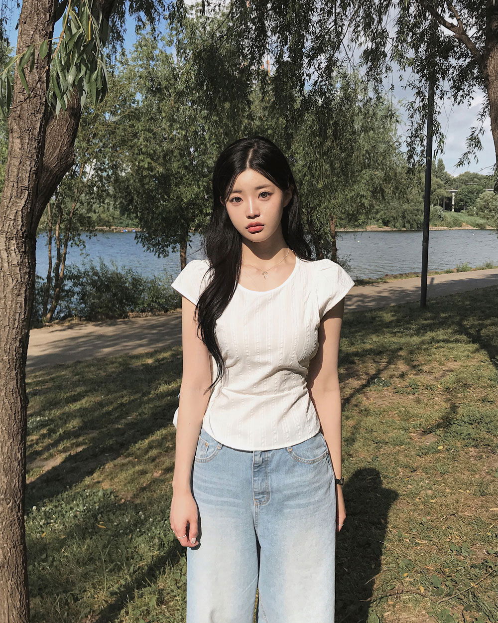민소매 모델 착용 이미지-S1L41