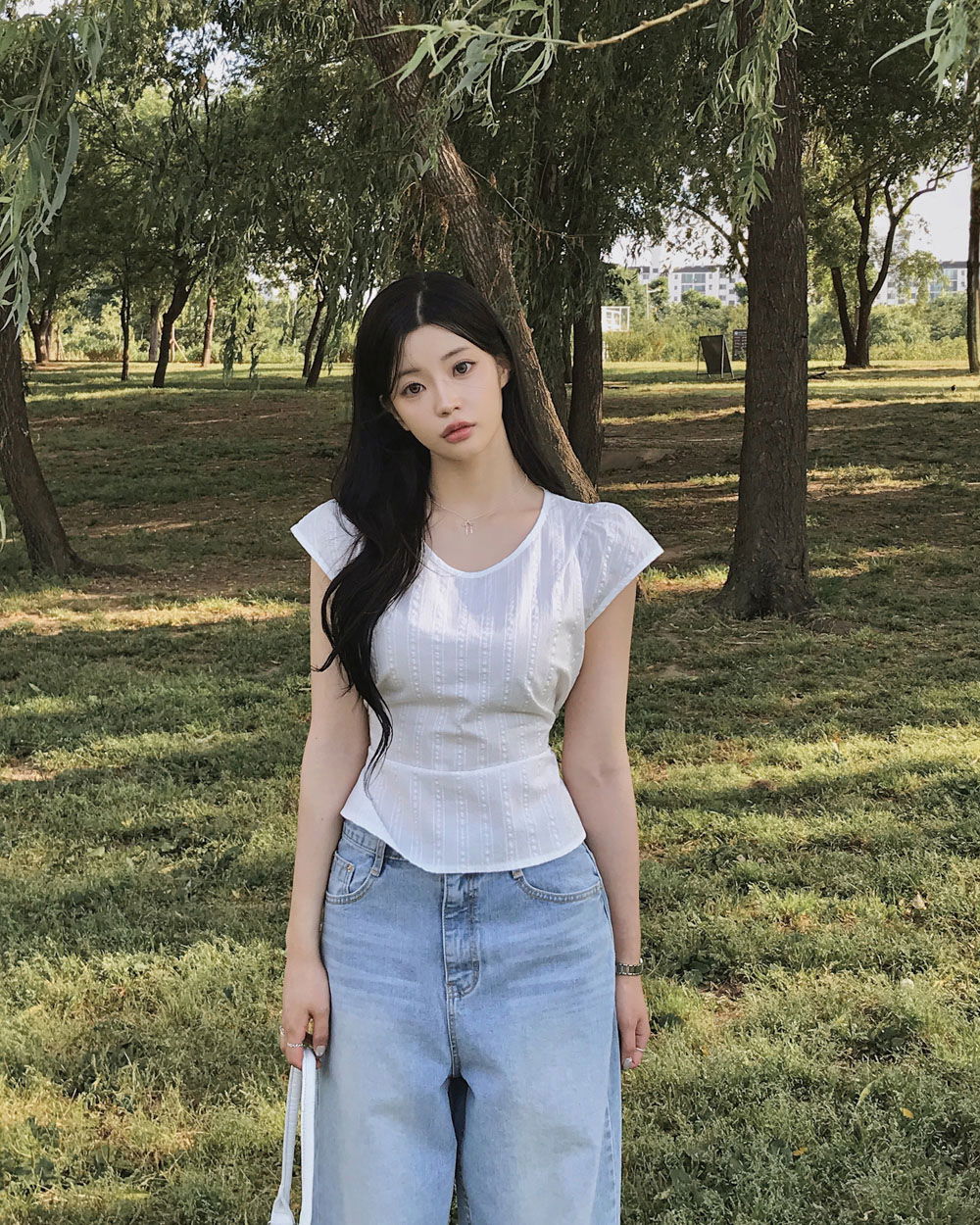 민소매 모델 착용 이미지-S1L49