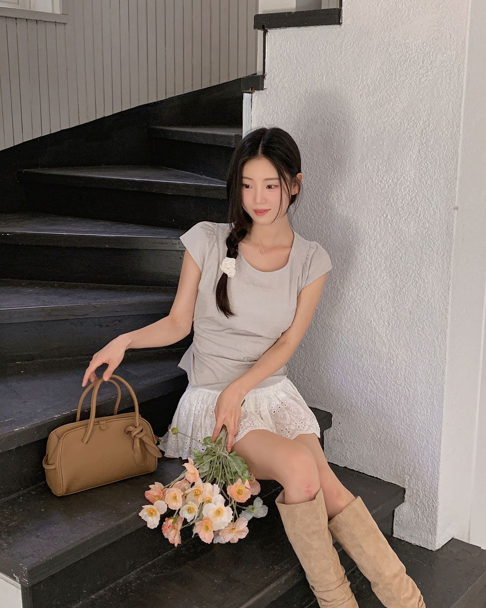 민소매 모델 착용 이미지-S1L61