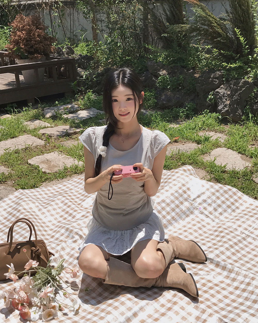민소매 모델 착용 이미지-S1L73