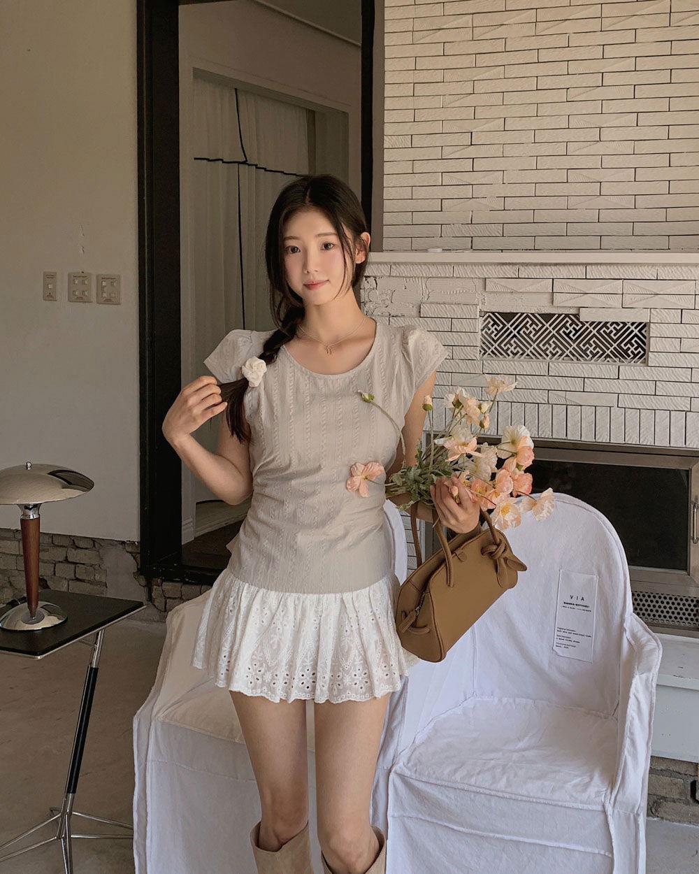 민소매 모델 착용 이미지-S1L76