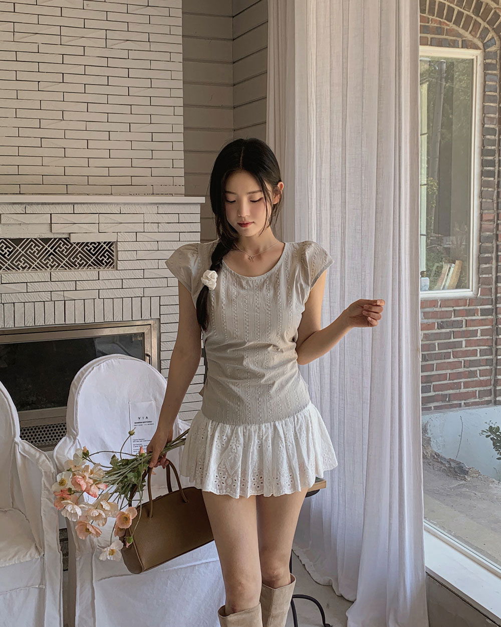 민소매 모델 착용 이미지-S1L77
