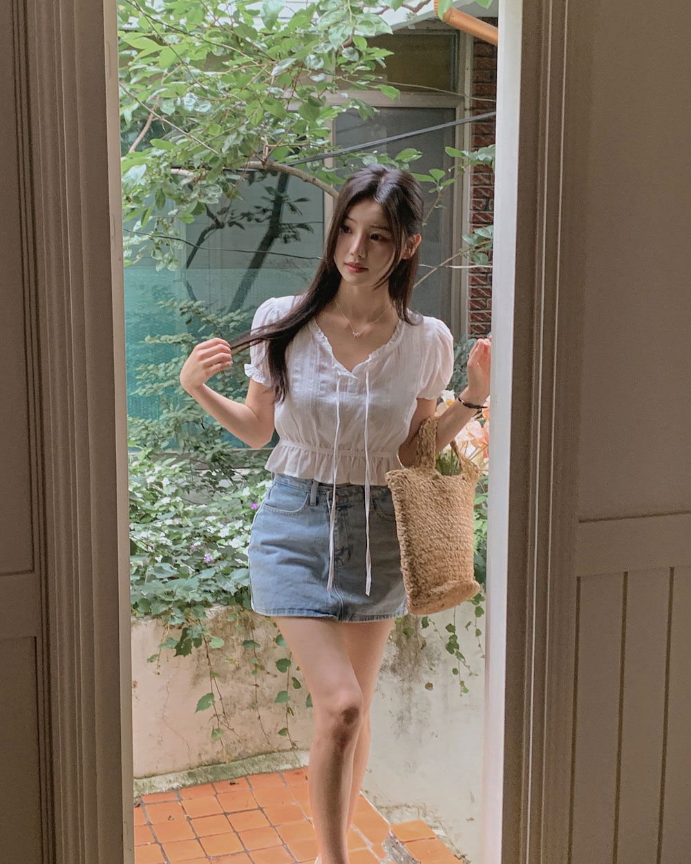 반팔 티셔츠 모델 착용 이미지-S1L47