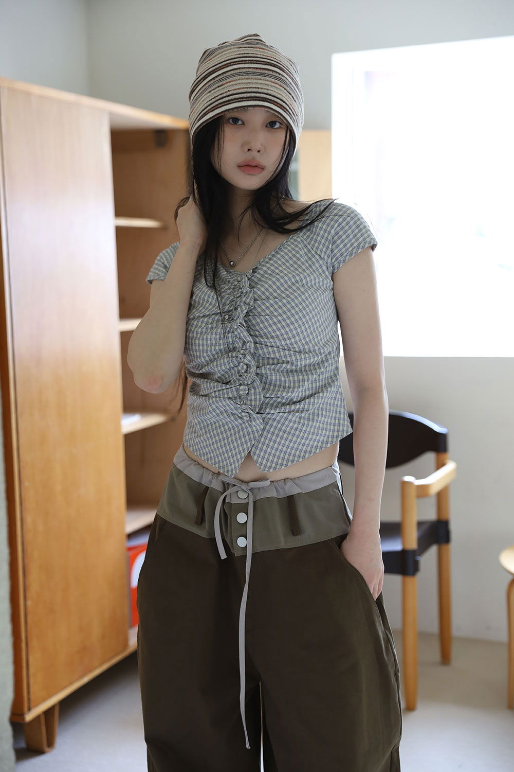 치마 모델 착용 이미지-S1L37