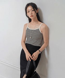 베어리 슬림 컬러링 스트라이프 슬리브리스 (여름/간절기/나시/민소매/배색/베이직/교복템/데일리룩/휴양지룩)