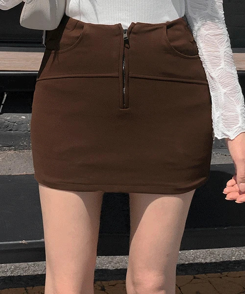 低調拉鍊造型牛仔短裙