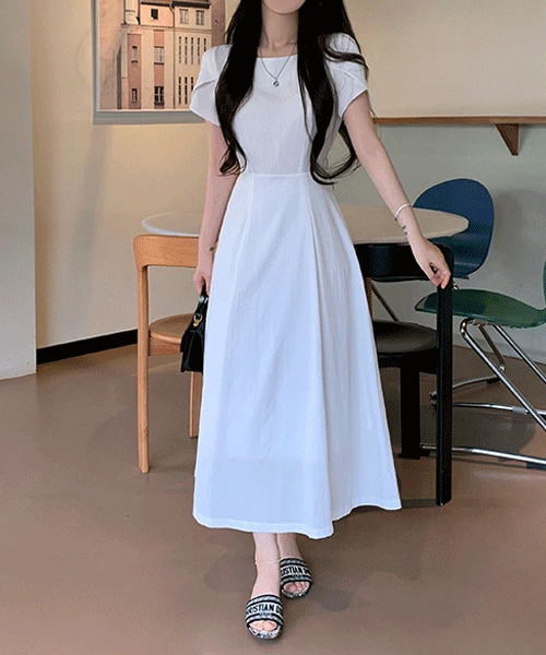 gown