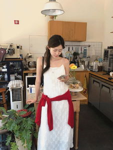 UN Punching Sleeveless Dress