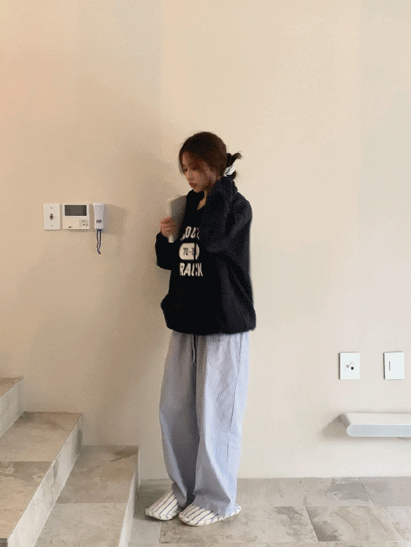 Street Loose-fit hooded sweatshirt 長袖上衣