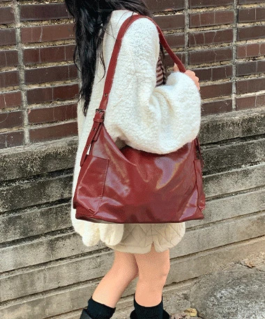 Bakken Leather Square Shoulder Bag 肩背包