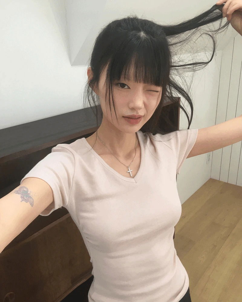 Monb side shirring V-Neck short sleeve t-shirt (Delayed delivery)