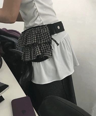 獨特格紋褶邊腰包