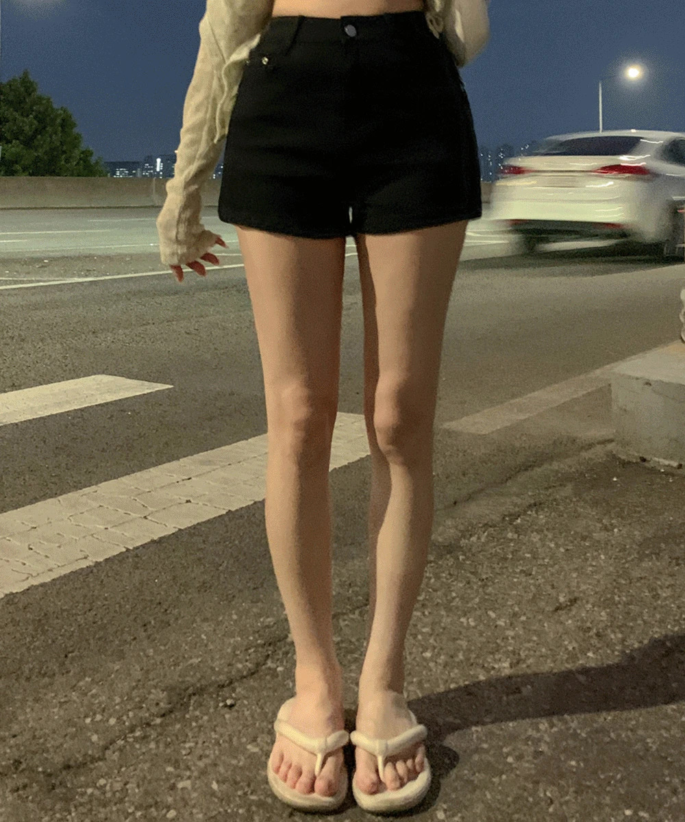 牛仔短褲