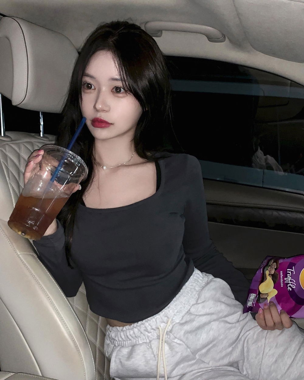 긴팔 티셔츠 모델 착용 이미지-S30L5