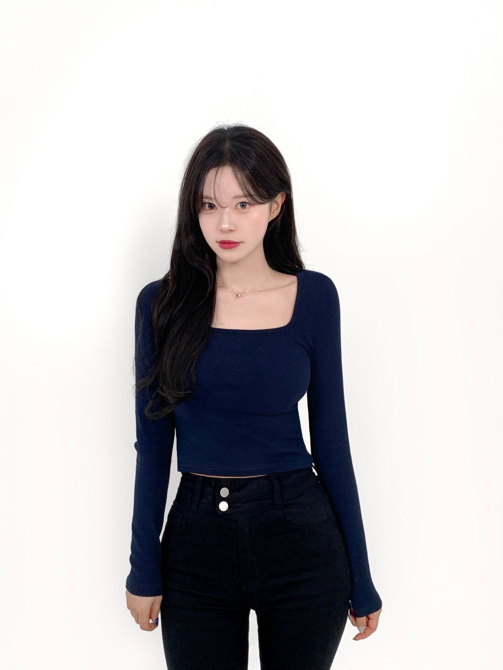 긴팔 티셔츠 모델 착용 이미지-S49L1