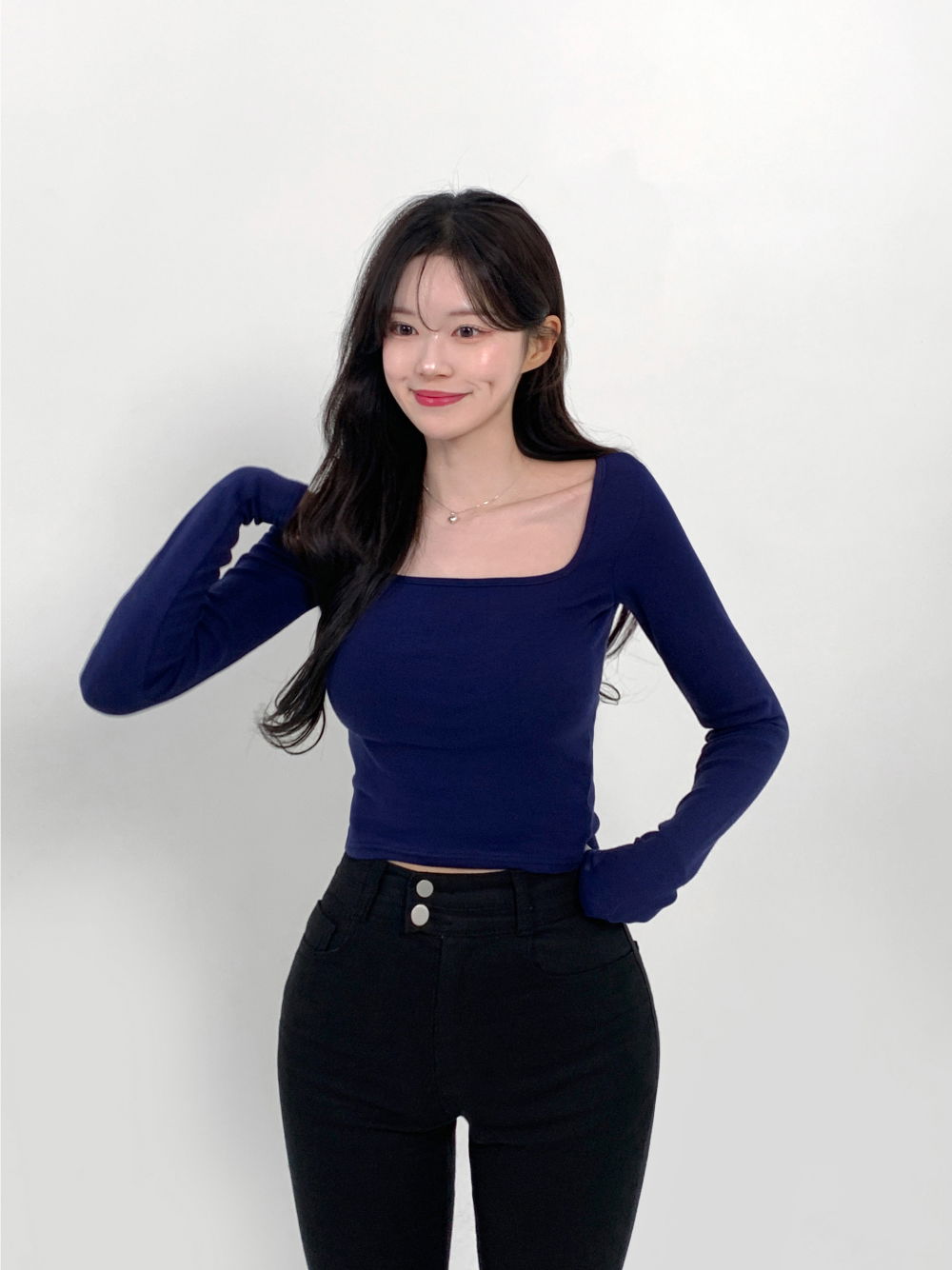 긴팔 티셔츠 모델 착용 이미지-S44L3