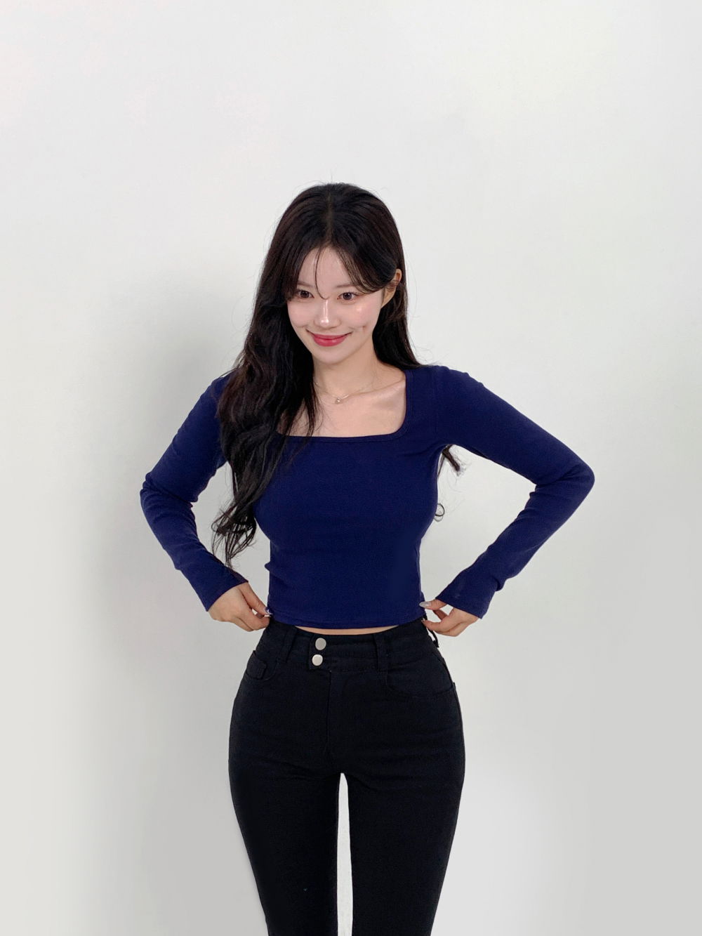 긴팔 티셔츠 모델 착용 이미지-S44L2
