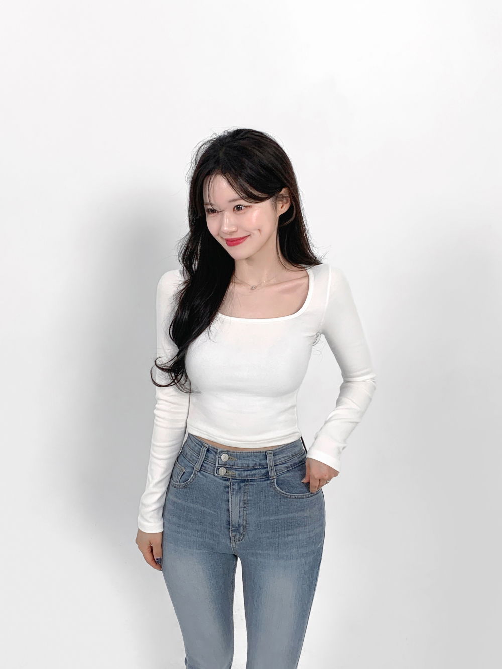 긴팔 티셔츠 모델 착용 이미지-S50L6