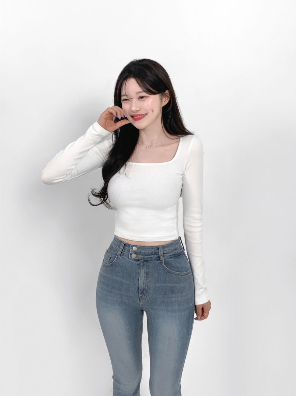 긴팔 티셔츠 모델 착용 이미지-S50L8