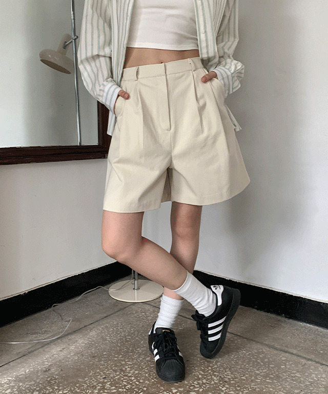 Echo pin tuck cotton half pants 短褲