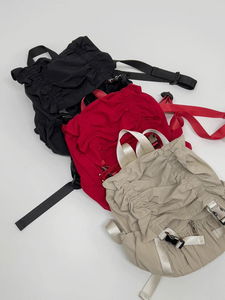 皺褶設計尼龍後背包