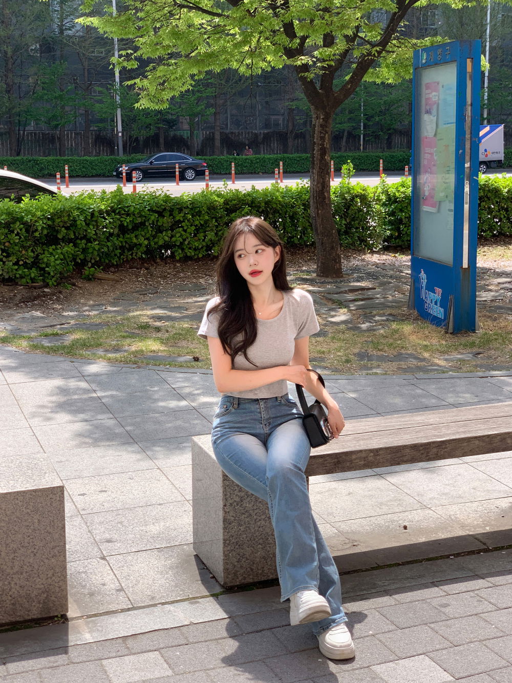반팔 티셔츠 모델 착용 이미지-S48L7