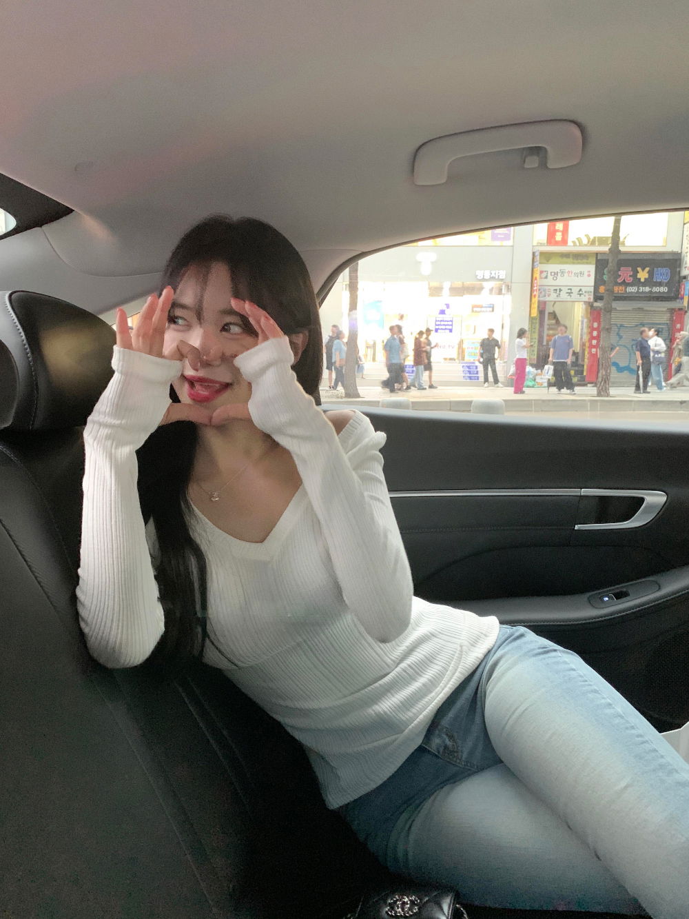 반팔 티셔츠 모델 착용 이미지-S59L9