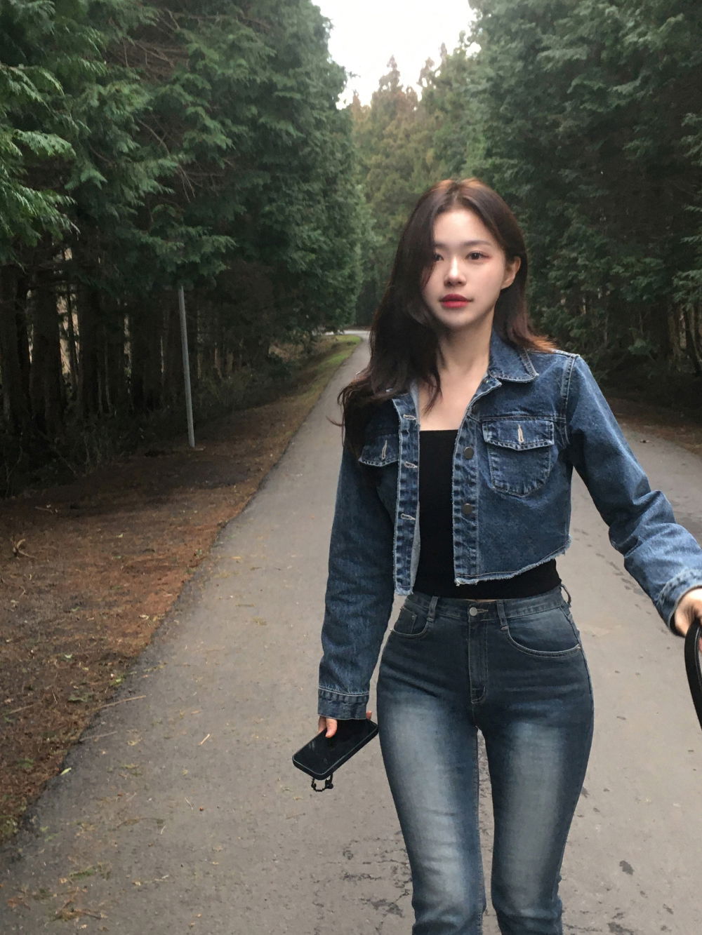 반팔 티셔츠 모델 착용 이미지-S37L4