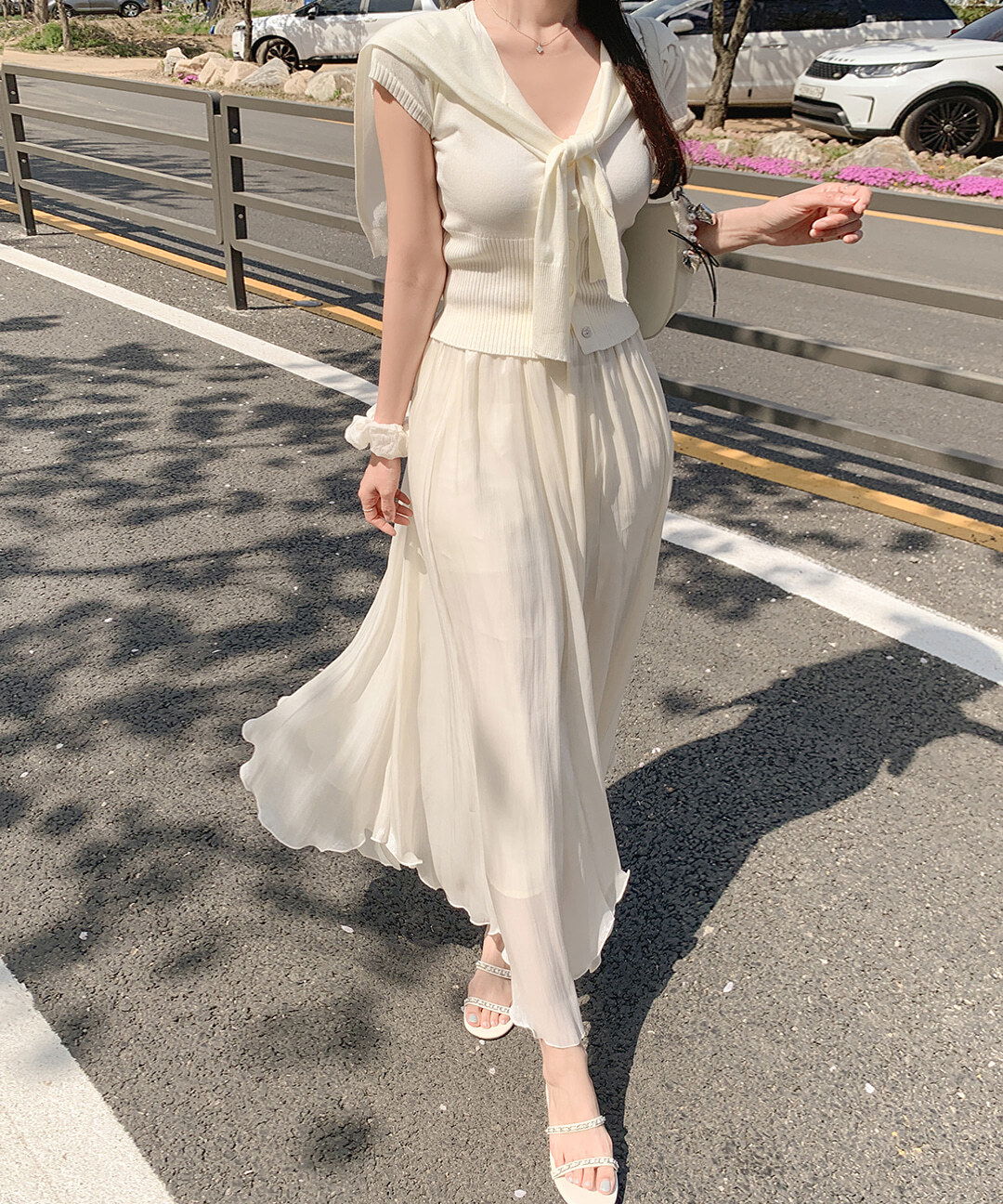 Bonnir satin pearl banding flare long skirt 裙子