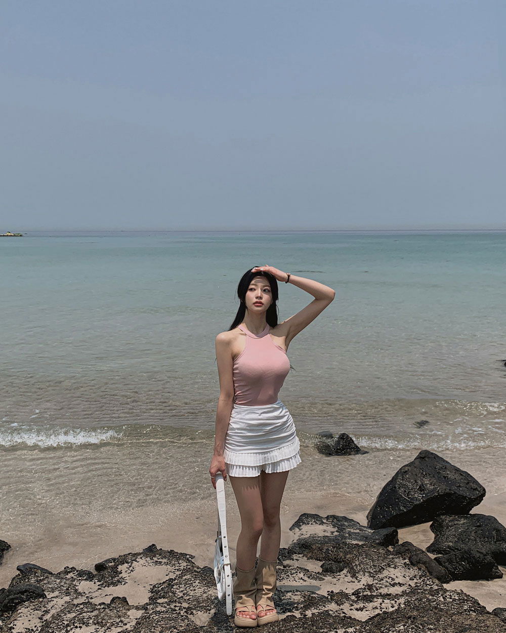 민소매 모델 착용 이미지-S1L30