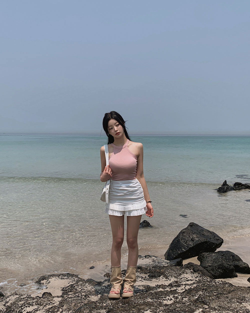 민소매 모델 착용 이미지-S1L31