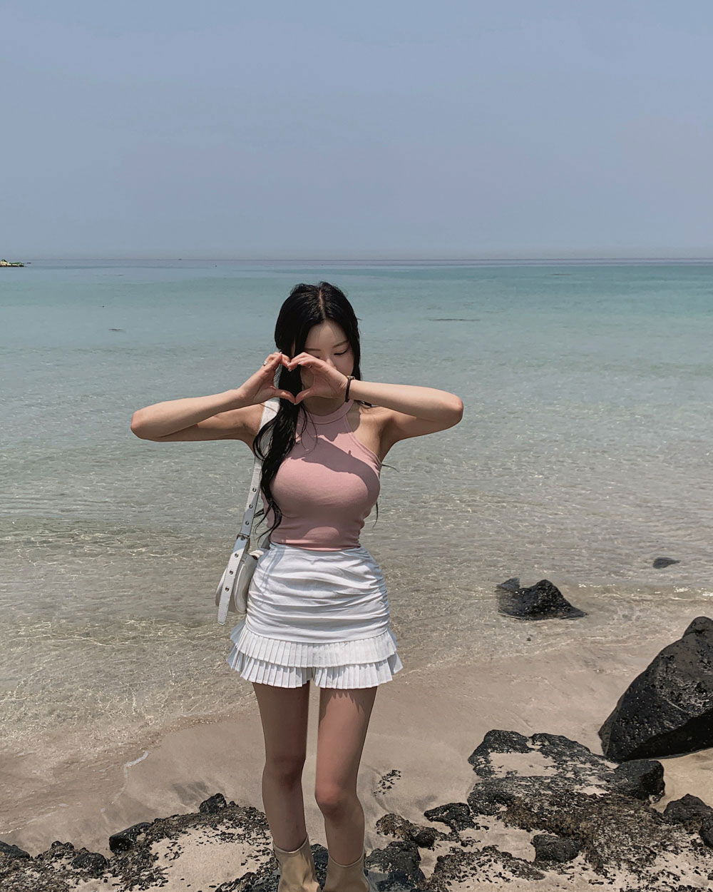 민소매 모델 착용 이미지-S1L40
