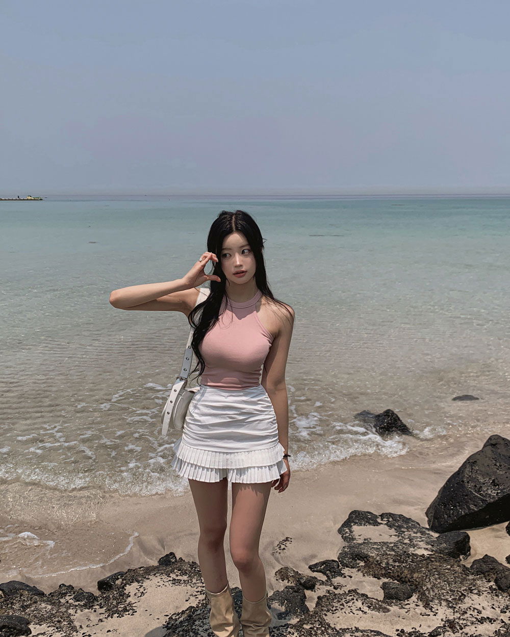 민소매 모델 착용 이미지-S1L41