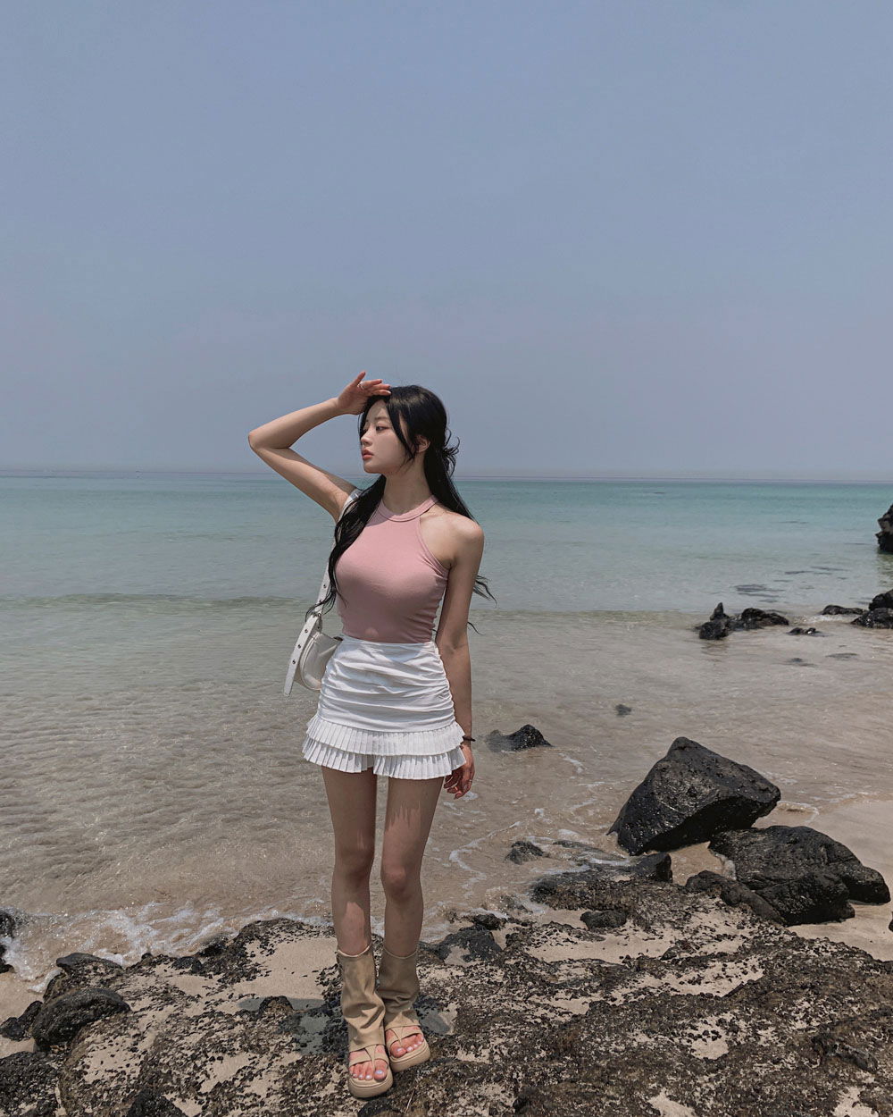 민소매 모델 착용 이미지-S1L63