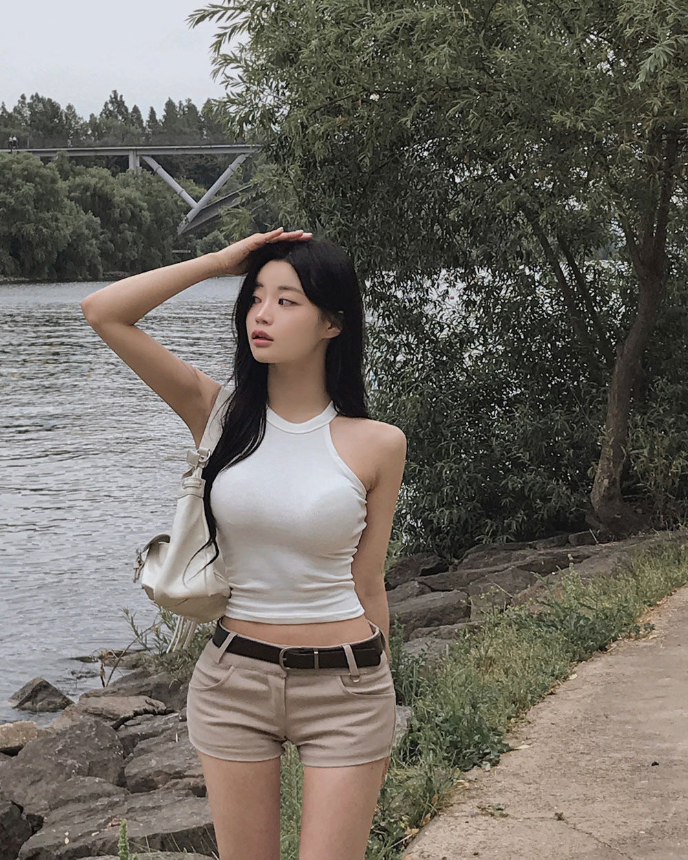 민소매 모델 착용 이미지-S3L2