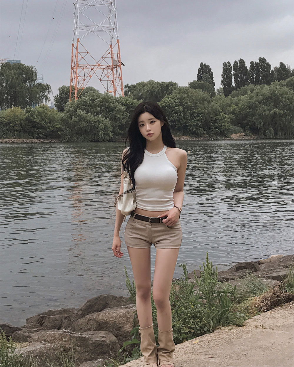 민소매 모델 착용 이미지-S3L18