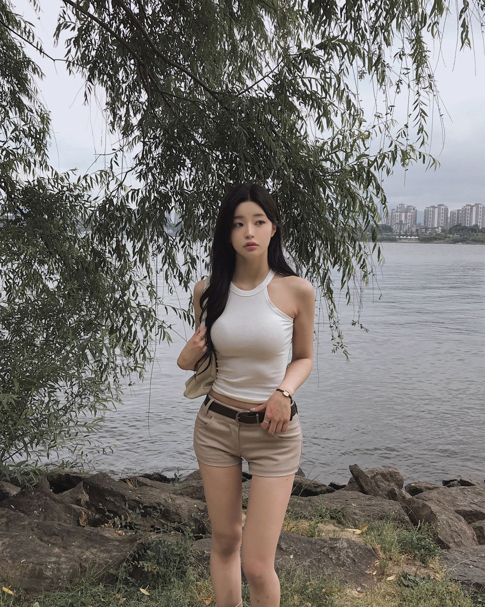 민소매 모델 착용 이미지-S3L24