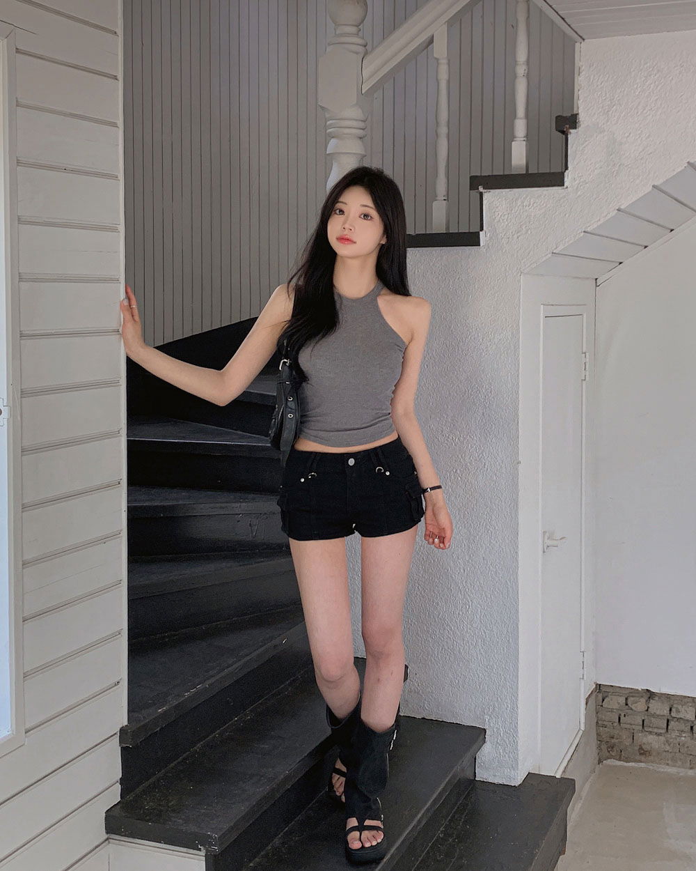 민소매 모델 착용 이미지-S2L6