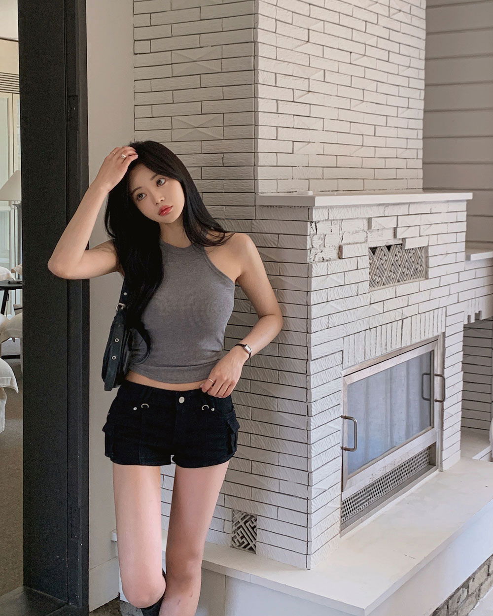 민소매 모델 착용 이미지-S2L21