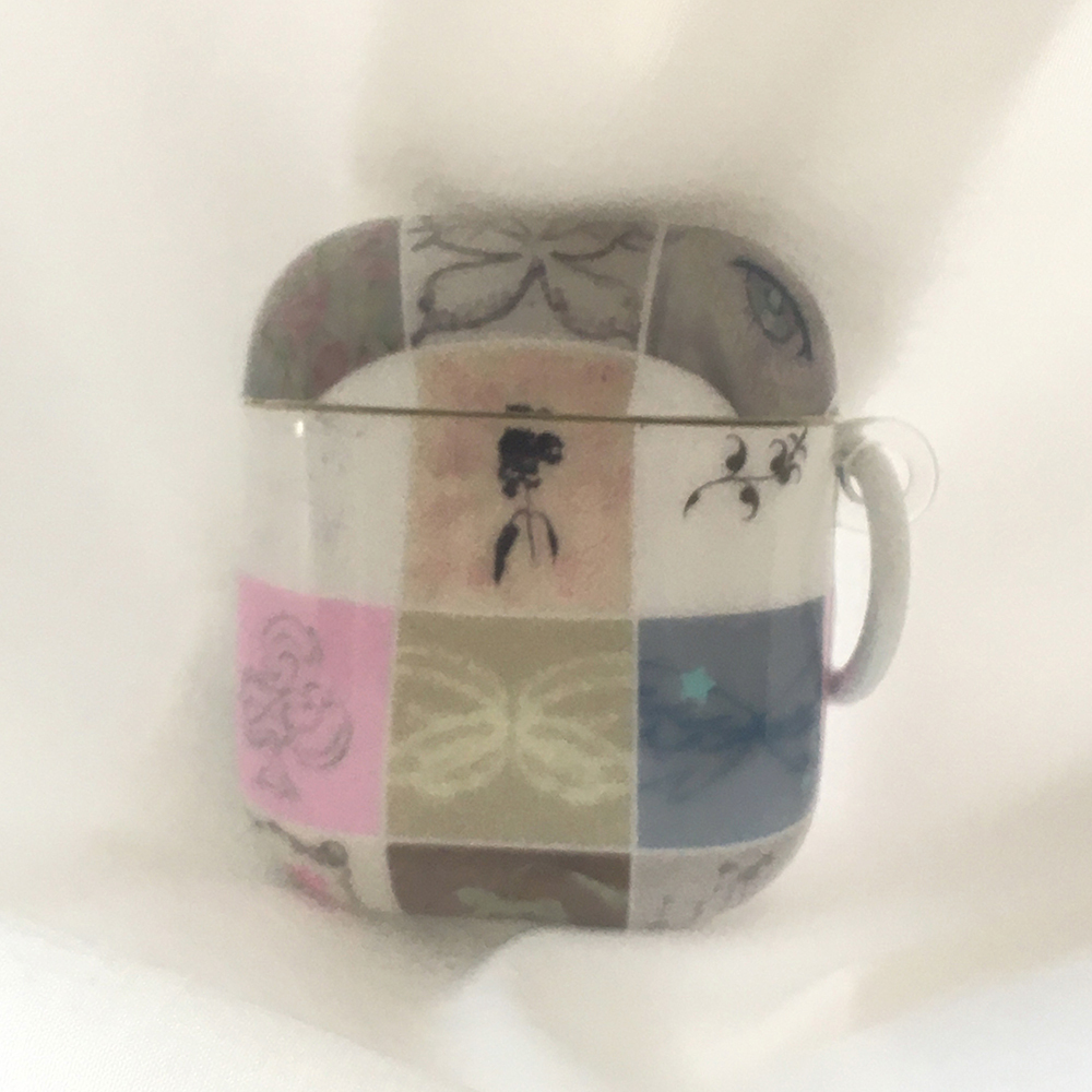 Dinku Vintage Pattern Airpod Case