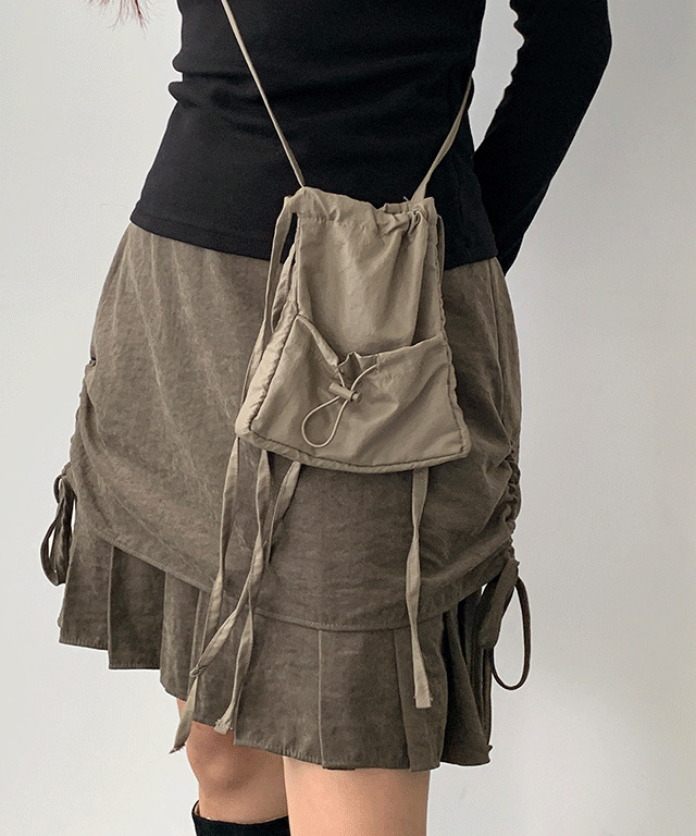 Mel Strap Point Nylon Mini Crossbody Bag 肩背包