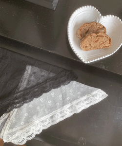 Fleur lace scarf