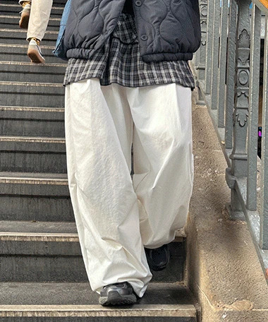 馬克龍打褶寬版直筒褲