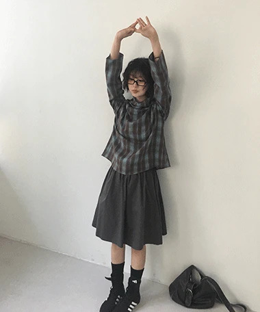 高領格紋寬鬆長袖襯衫