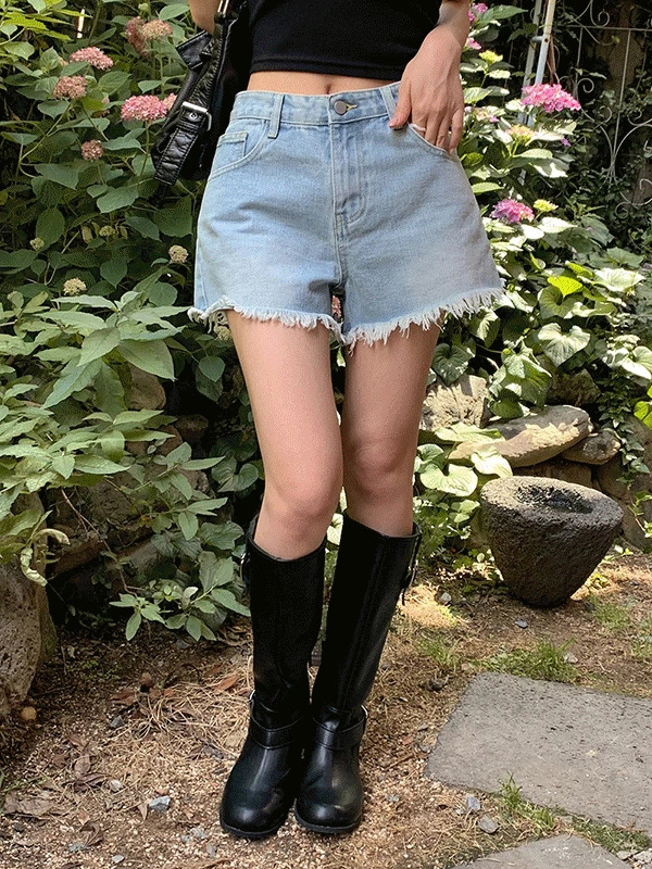 牛仔短褲