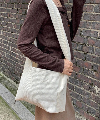Dynon Corduroy Square Crossbody Bag 肩背包