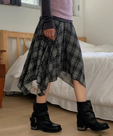 Curing Check Unbalanced Long Skirt