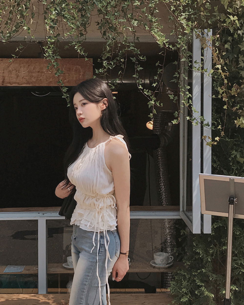 민소매 모델 착용 이미지-S1L31
