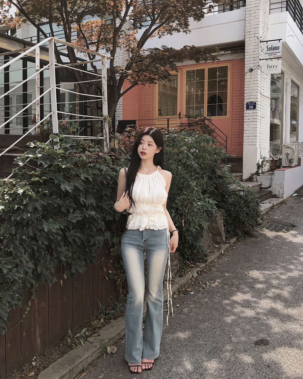 민소매 모델 착용 이미지-S1L53
