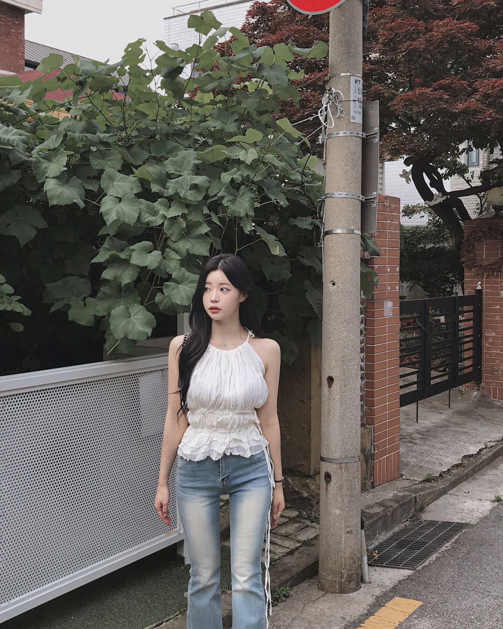 민소매 모델 착용 이미지-S1L55